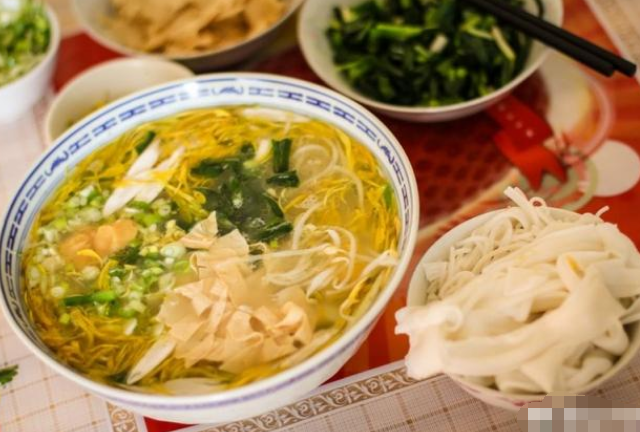 云南最知名的特色小吃有哪些？