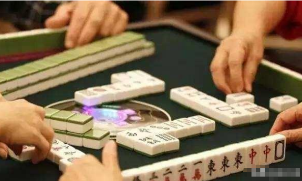 麻将桌上各种形形色色的人？