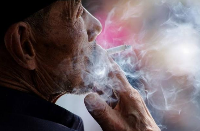 65岁以上吸烟者戒烟有哪些益处？
