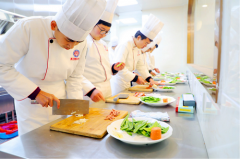 在山东英才烹饪学院学烹饪要多久能出师？