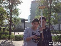 河源在实战测量培训班学习GPS测量放线