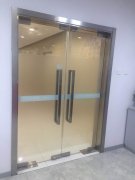 上海地弹簧更换安装办公室玻璃门维修门禁锁