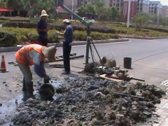 高压清洗车疏通排水管道，清理排污管道 疏通道路管道