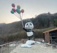 扬州新农村建设 灯光手拿五色球脚踏祥云熊猫雕塑摆件