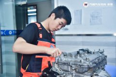 2024年学汽车电器电控专业来乌鲁木齐市万通技工学校