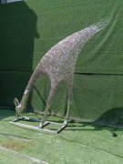 济南钢丝编织抽象鹿雕塑 不锈钢无角鹿园林景观定制
