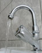 太原八一街维修水管漏水 洗手盆脱落下水管更换 水龙头更换