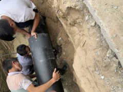 太原亲贤北路维修水管漏水破裂,更换上下水管